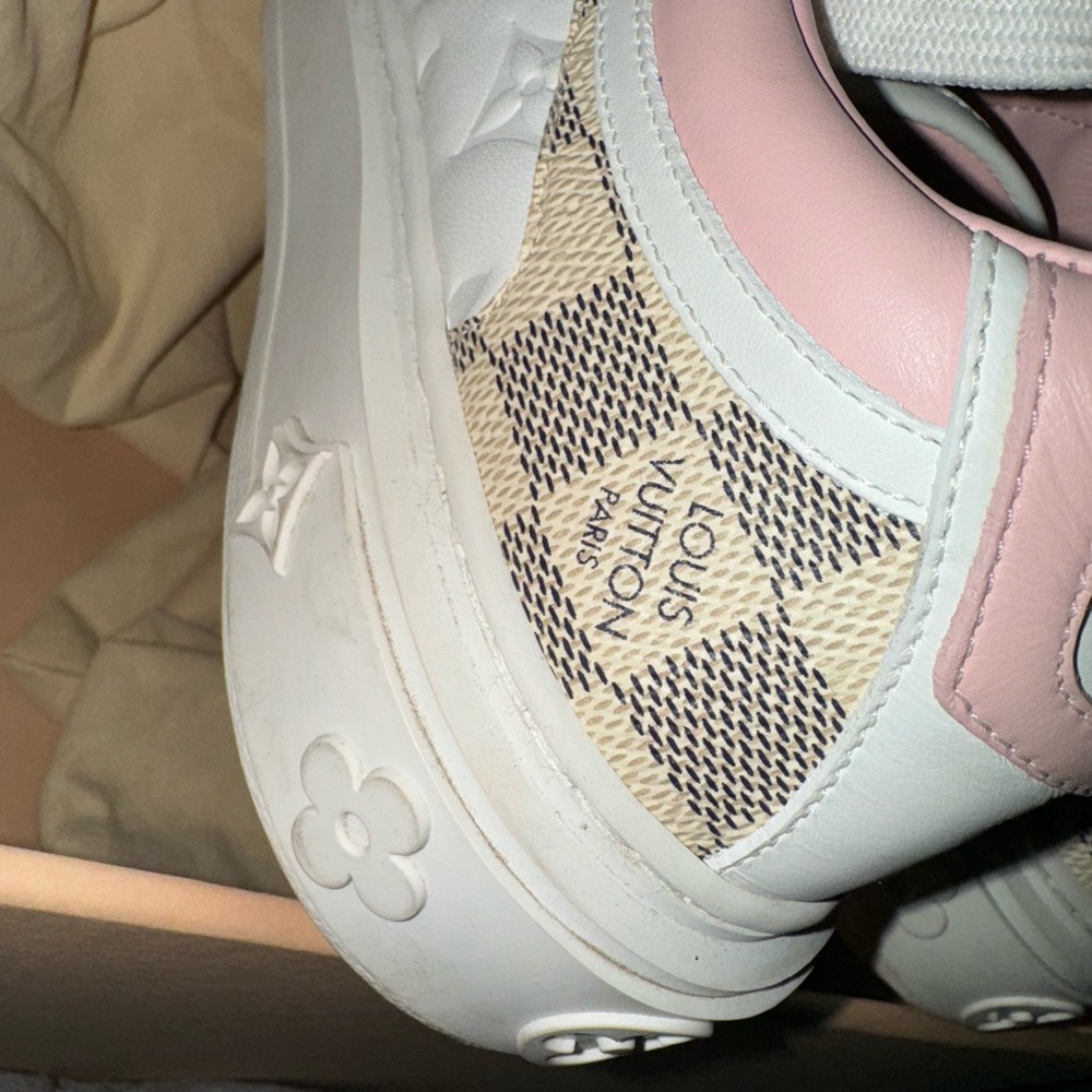 Louis Vuitton sneakers - Picture 14 of 16